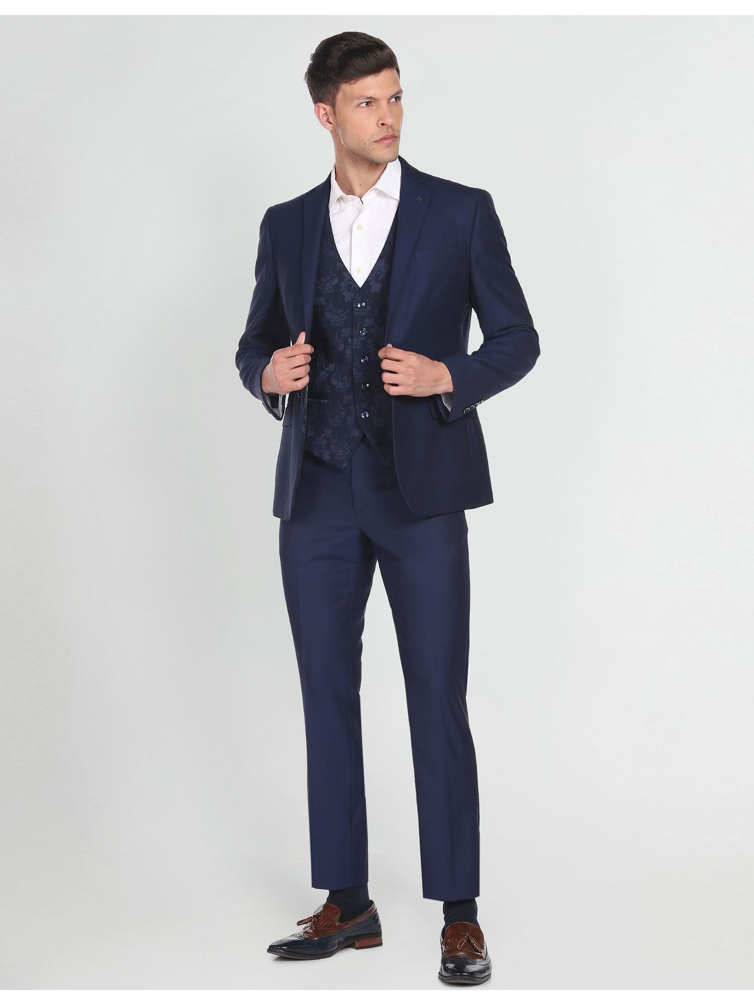 Arrow Solid Dobby Three Piece Suit (Set of 3)
