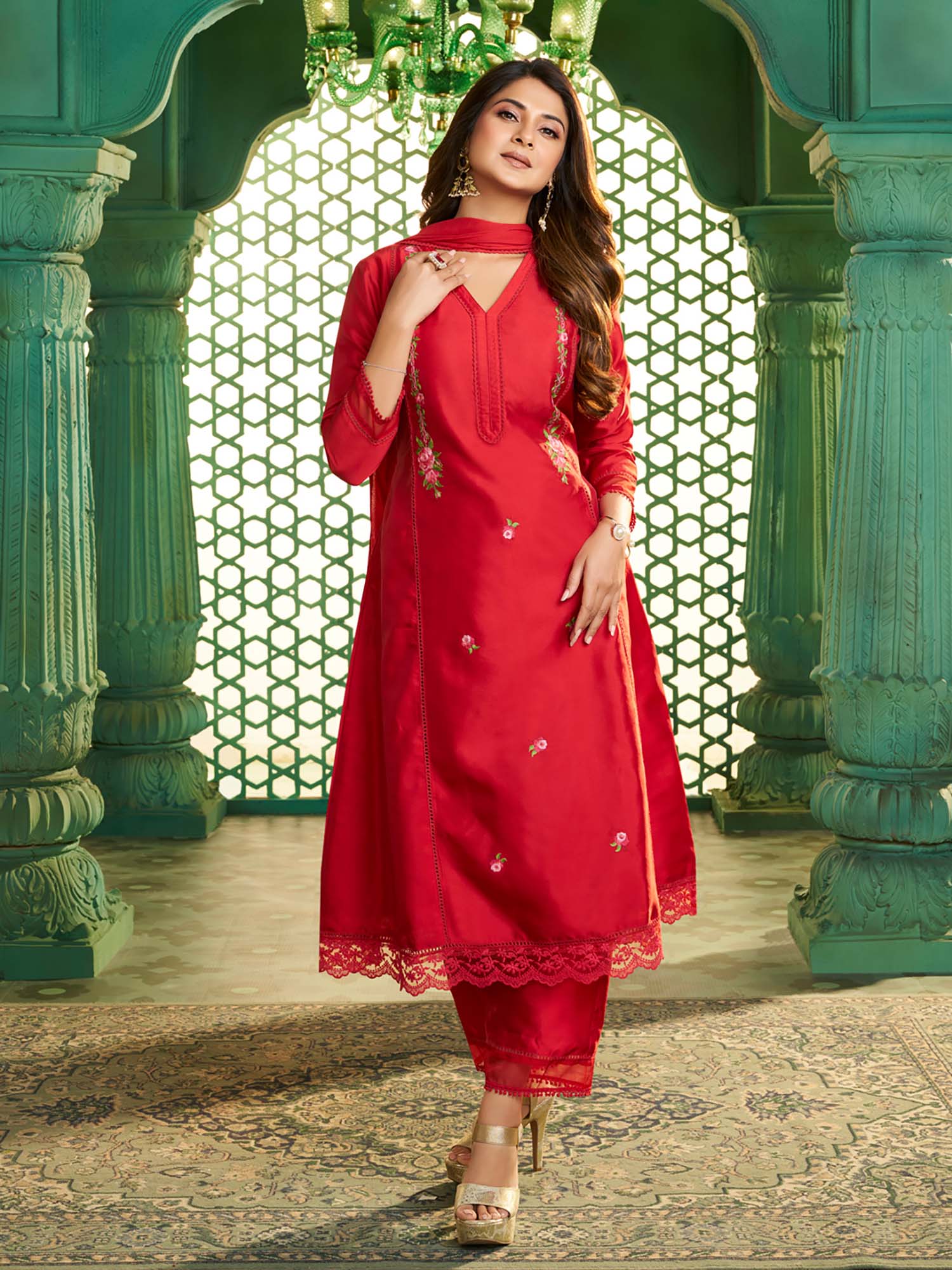 BHAMA COUTURE Red Floral Kurta with Pant & Dupatta