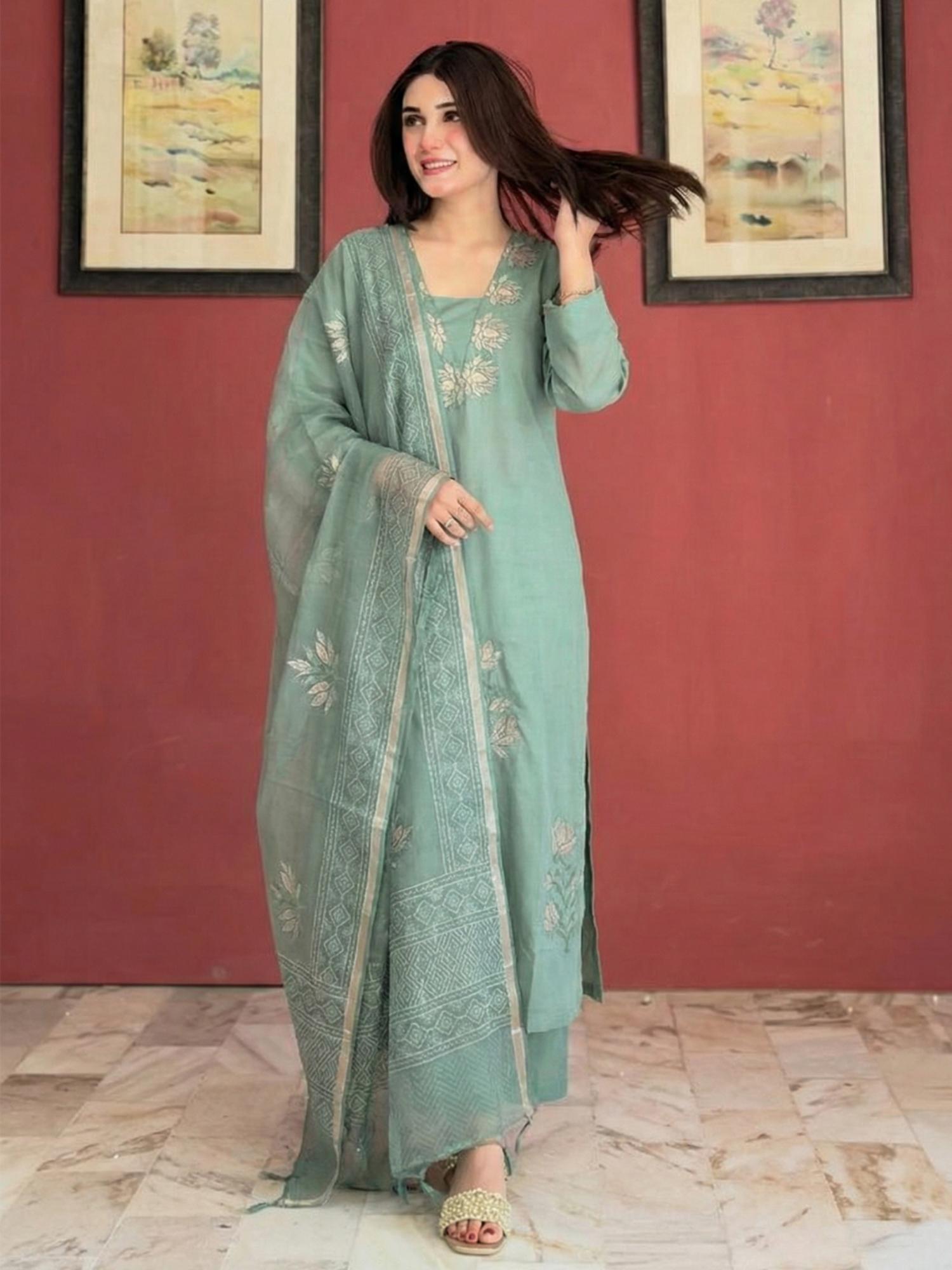Gahan Womens Ethnic Motifs Embroidered Thread Work Kurta with Palazzo & Dupatta