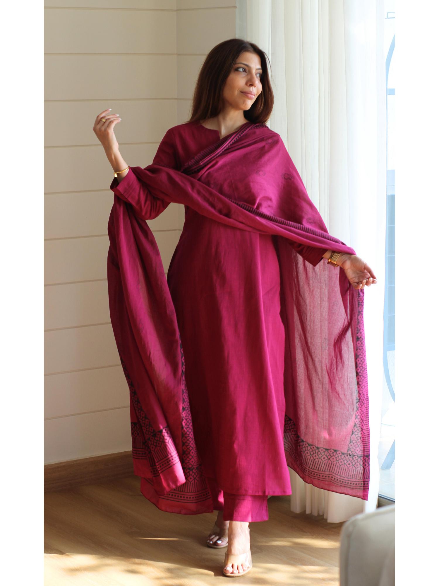Gahan Womens Poly Straight Solid Kurta with Narrow Pant & Dupatta - Pink