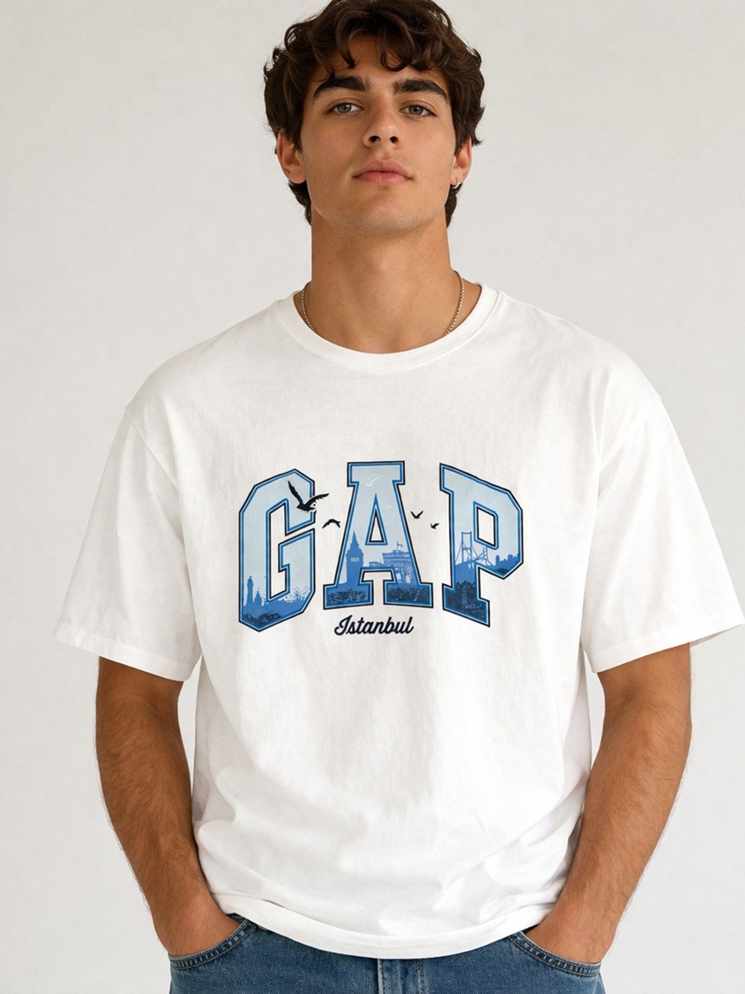 GAP Men White Logo Print Round Neck Half Sleeve T-Shirt