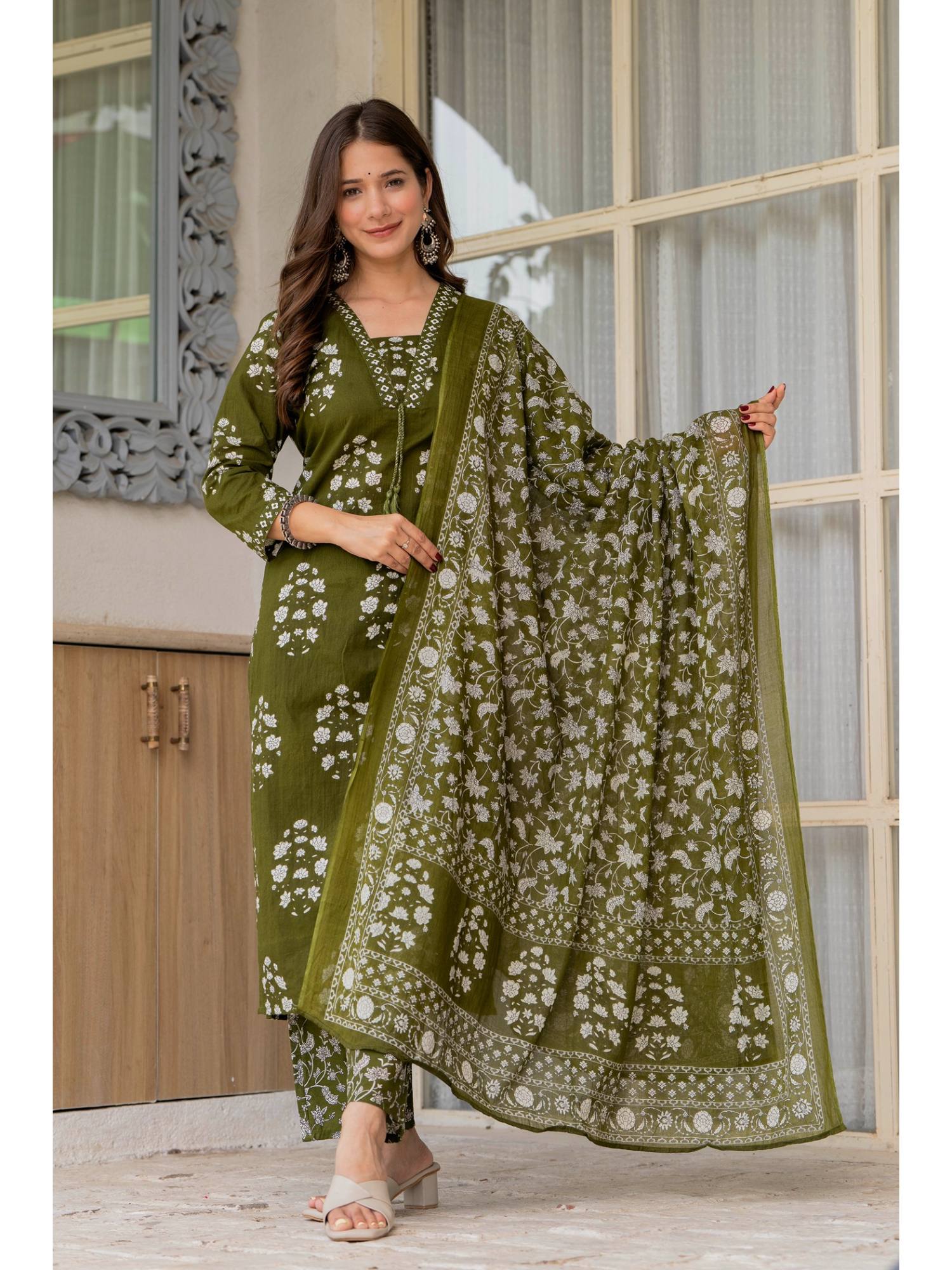 GEKHA Womens Pure Cotton Printed Straight Kurta With Pants And Dupatta Green