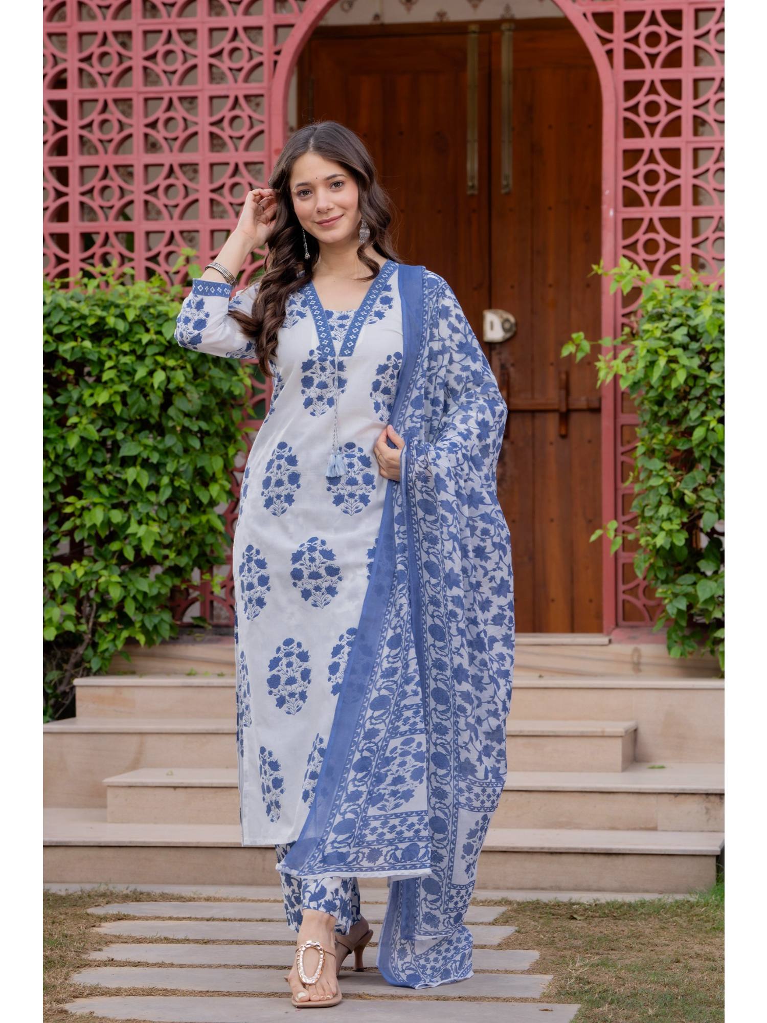 GEKHA Womens Pure Cotton Printed Straight Kurta With Pants And Dupatta White