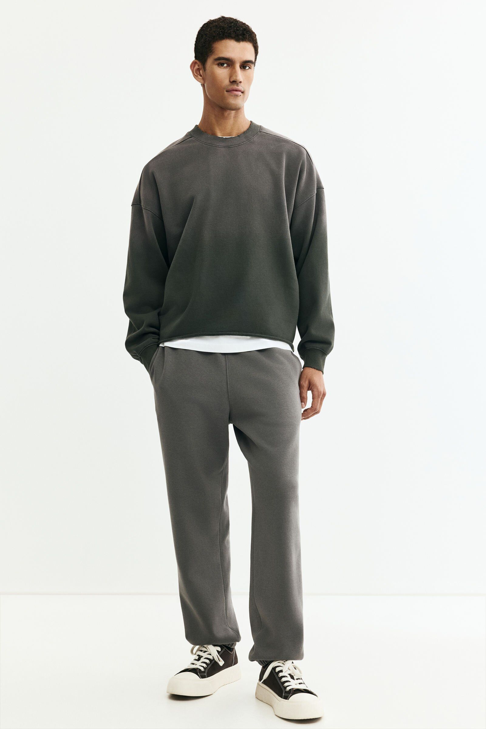 H&M Men Grey Relaxed Fit Sweatpants