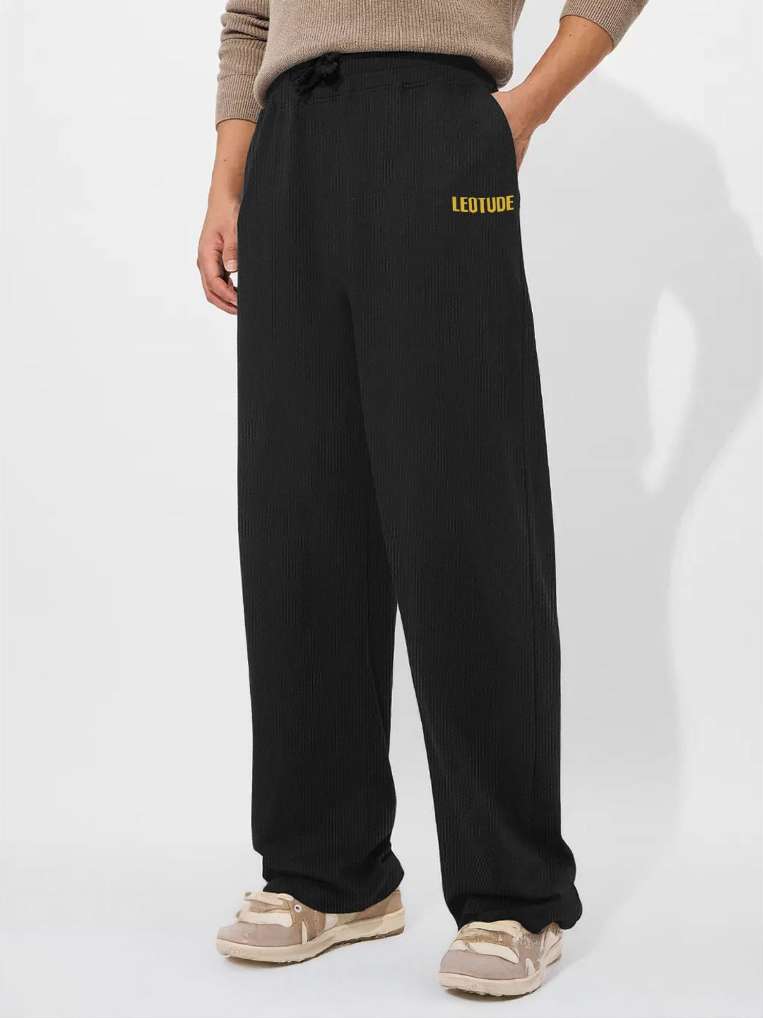 LEOTUDE Mens Loose Mid Rise Drawstring Stretchable Black Trackpant