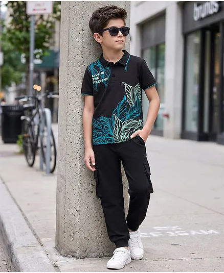 OLLINGTON ST. Cotton Knit Half Sleeves Polo T-Shirt & Joggers Set With Leaf Print - Multicolor
