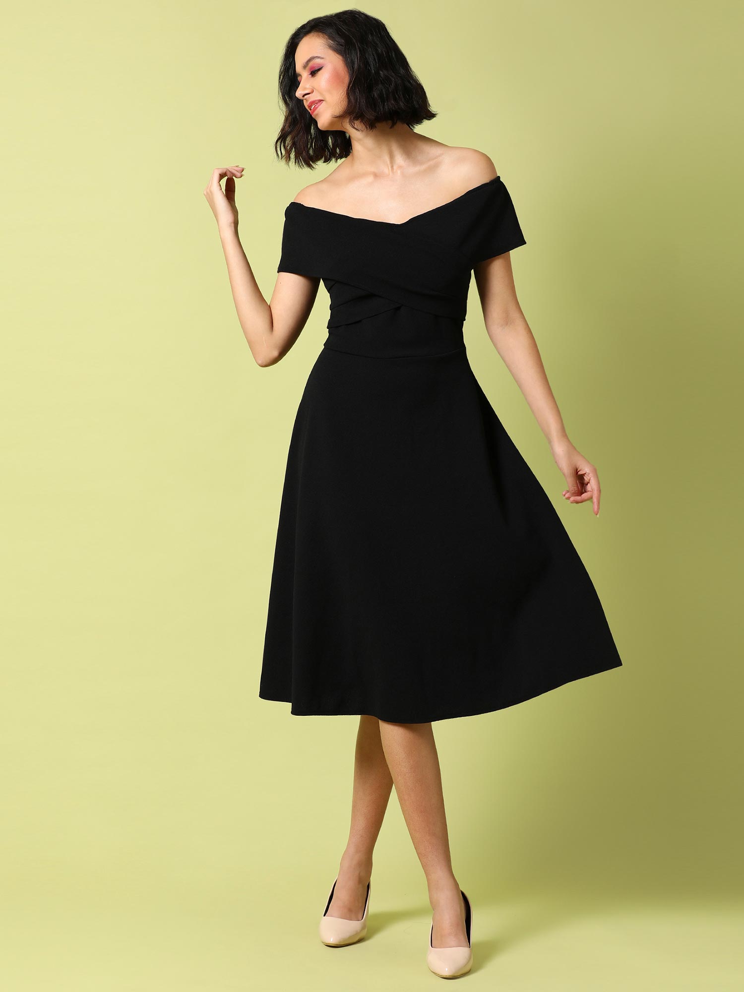 PINACOLADA Women Solid Stylish Casual Dresses