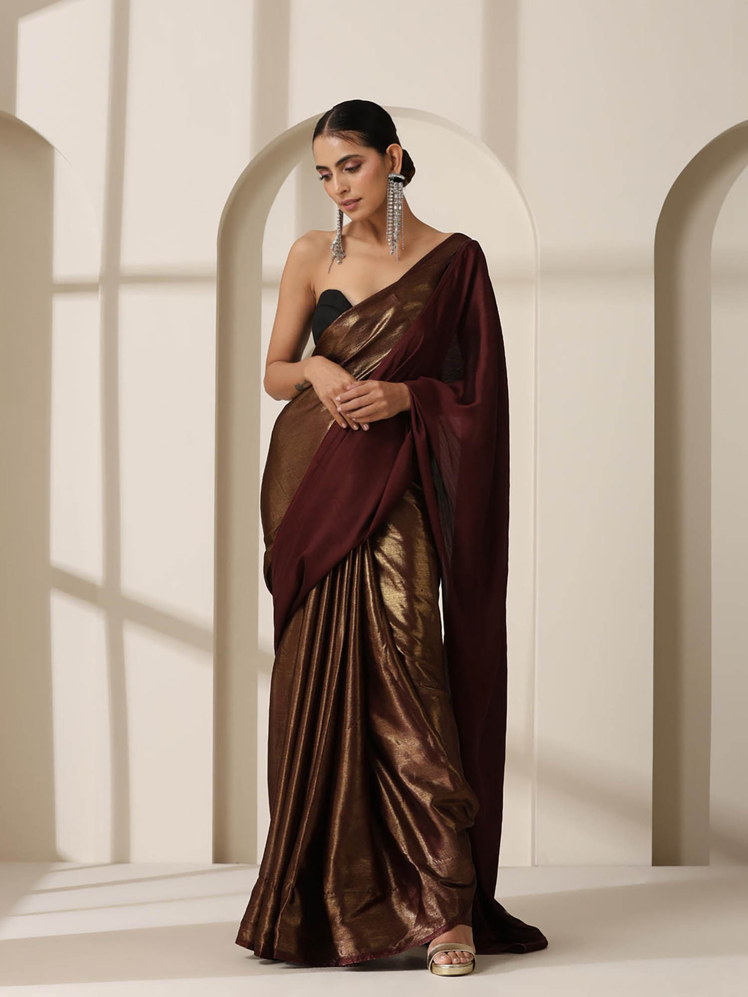 Swtantra Gold Chocolate Chiffon Saree With Unstitched Blouse